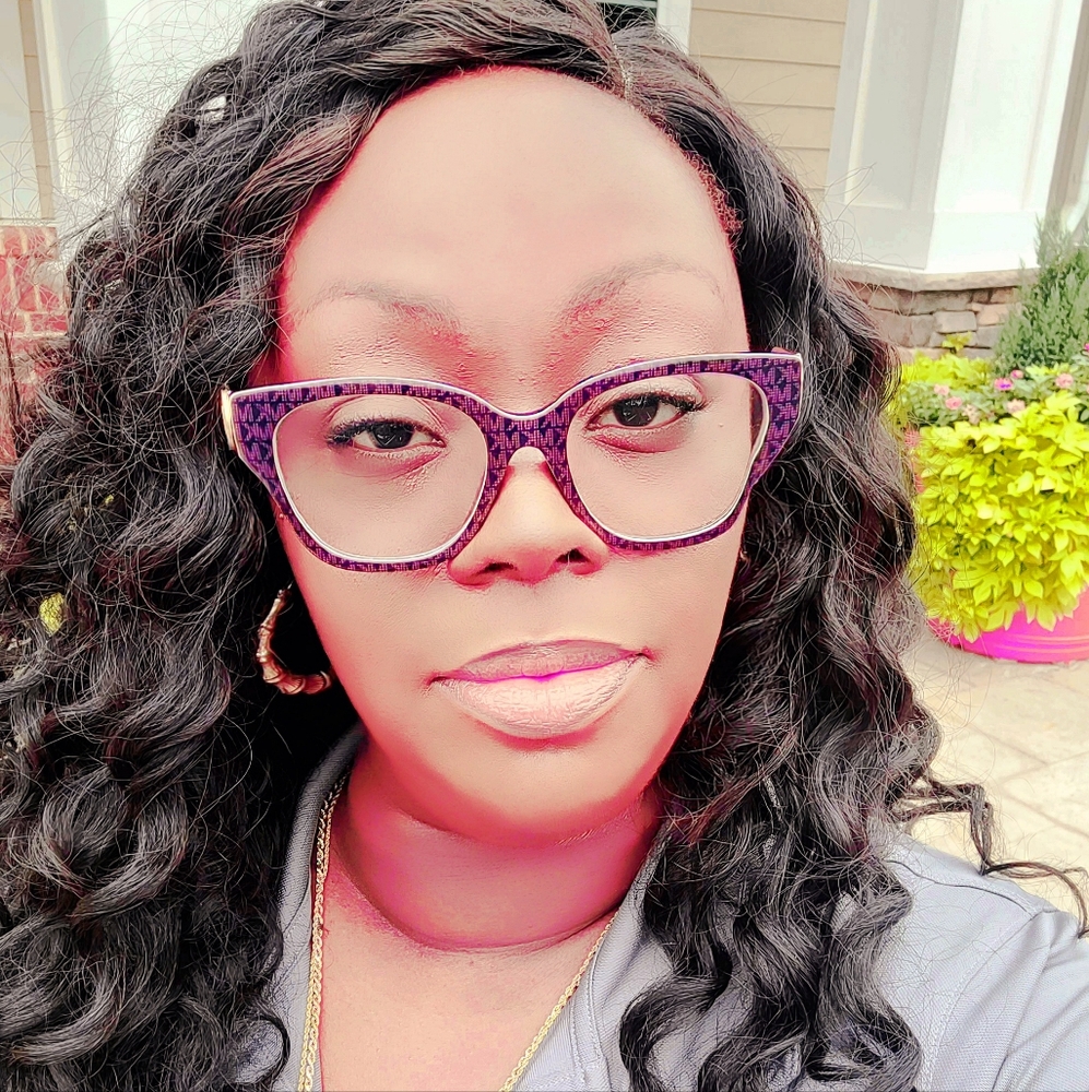 Meet your Posher, Latoria